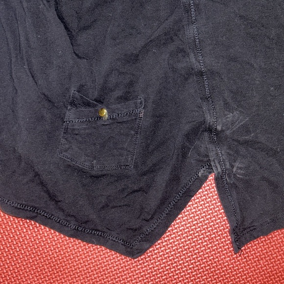 Peter Nygard Asymmetrical Short Sleeve Top - Picture 3 of 6